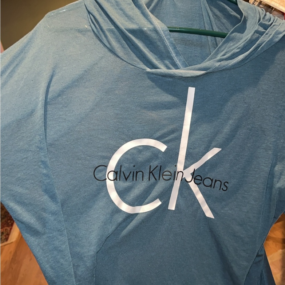 Lightweight Calvin Klein woman’s hooded top